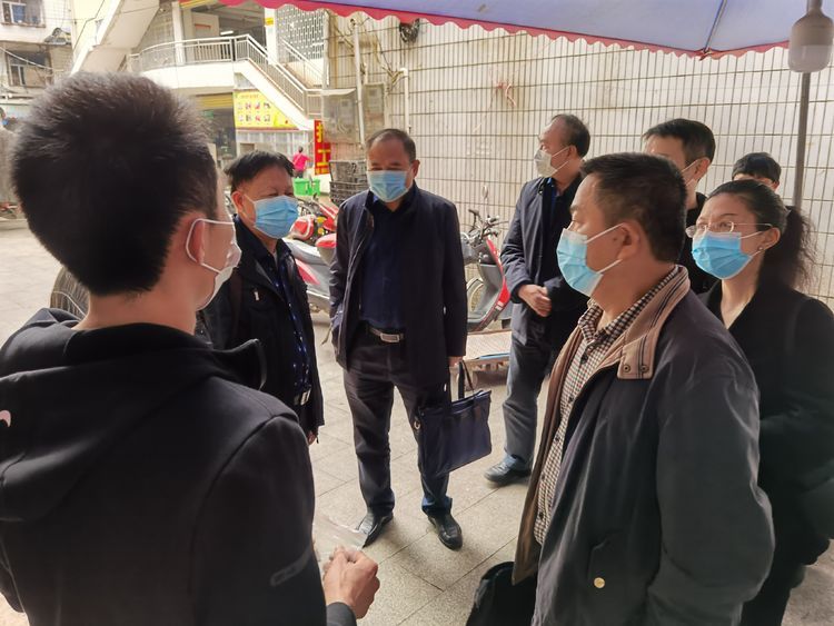 督导组现场调研相关进口物品预防性全面消毒工作情况