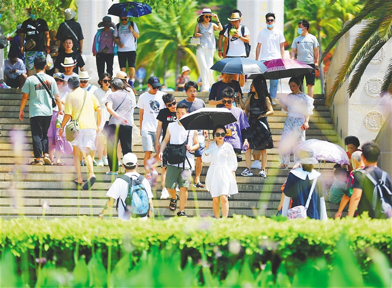 错峰出游乐享初夏