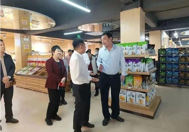 琼海市委书记田志强走访海南品香园食品有限公司调研指导