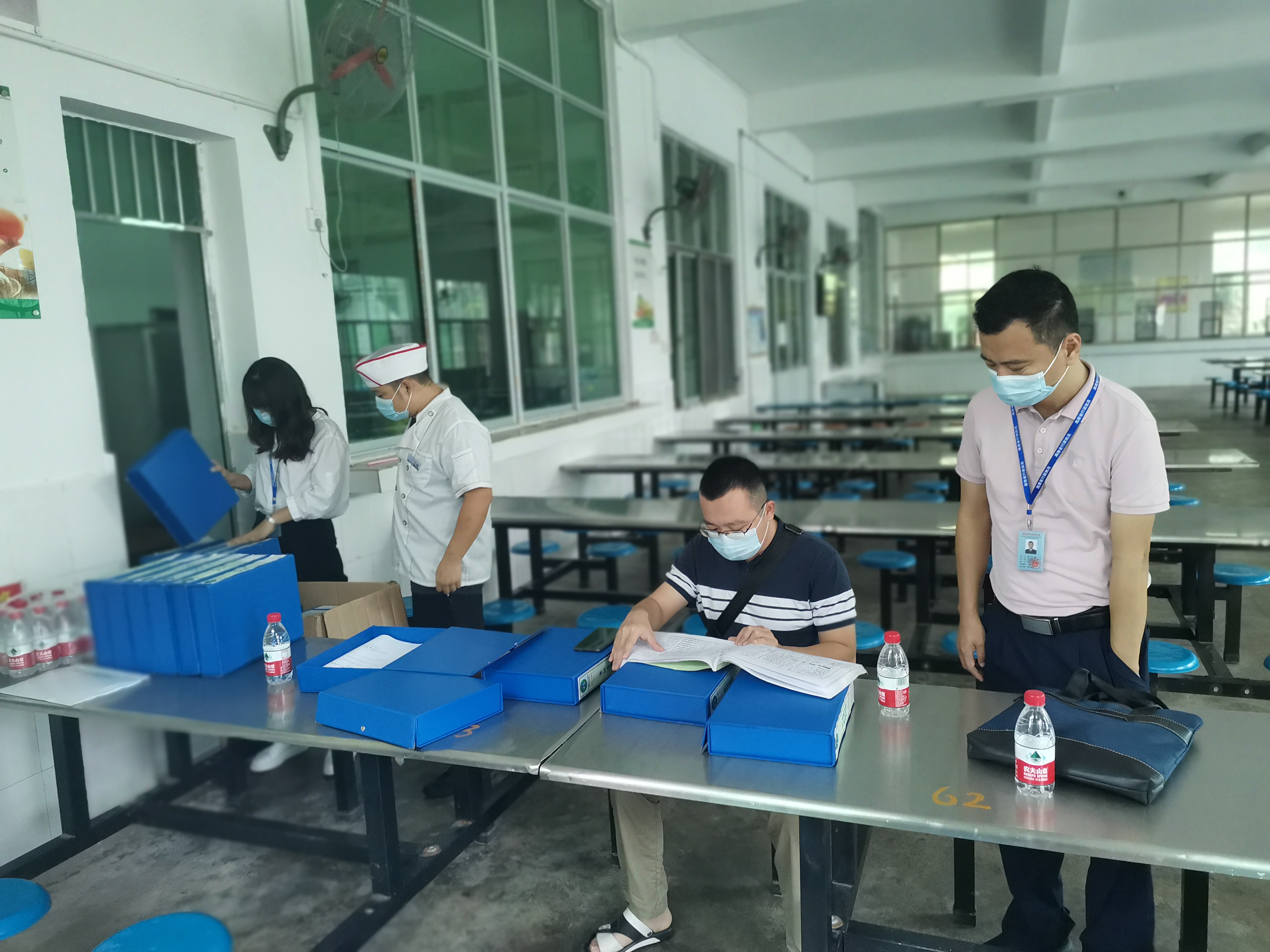 保亭多部门联合开展学校食品安全检查大行动