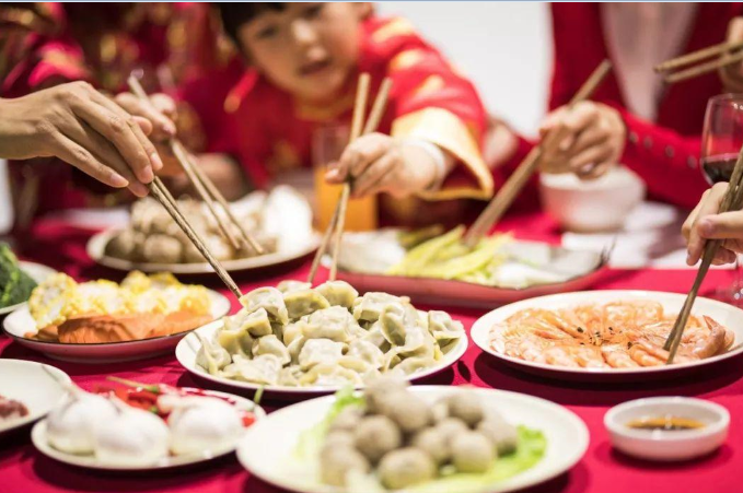 线上餐饮春节火爆 形式多样层出不穷
