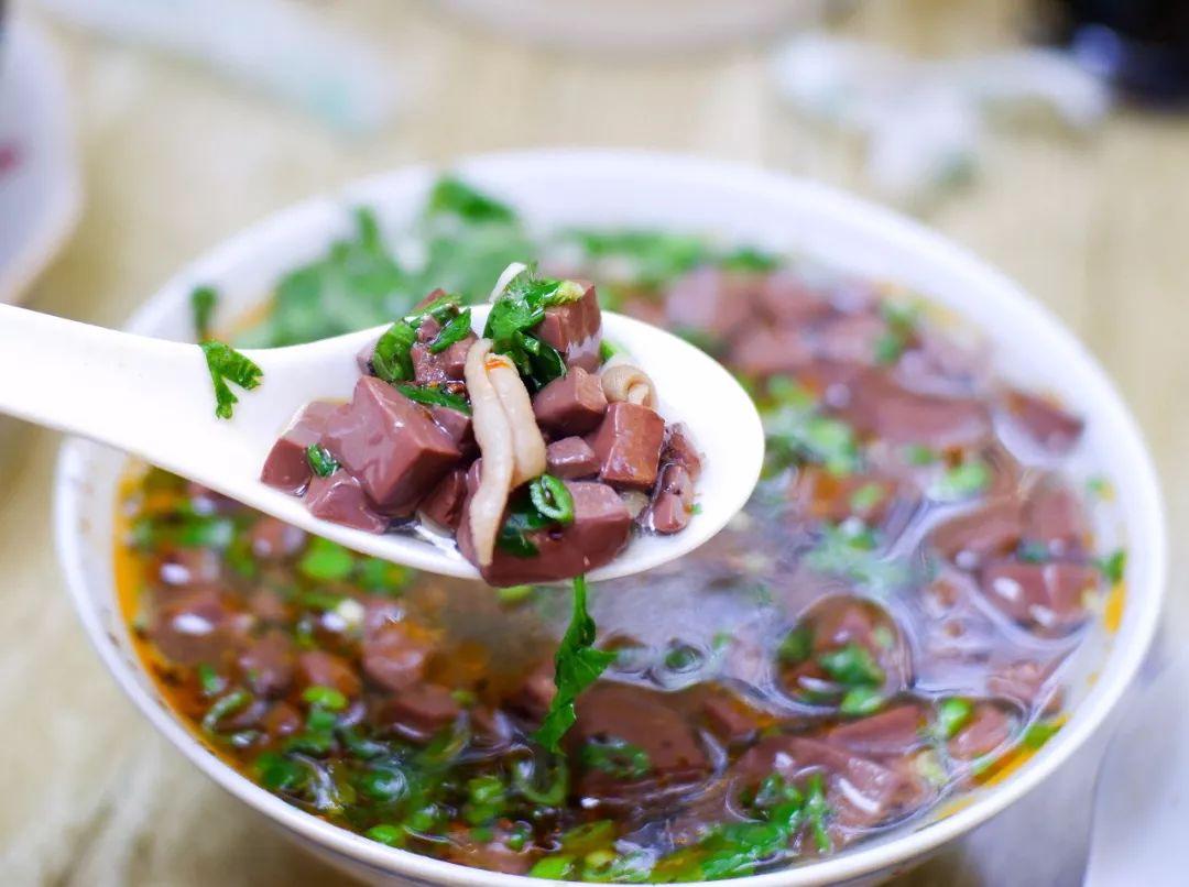 韭菜豆芽鸭血汤