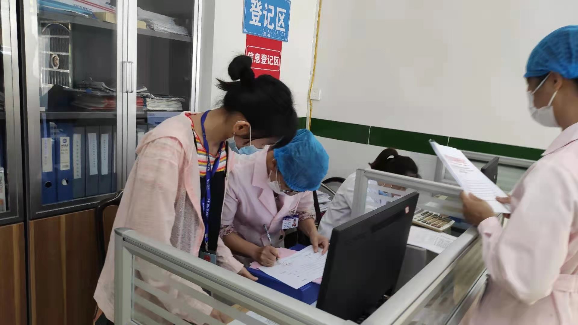 保亭坚持新冠疫苗监管与发动市场主体接种疫苗并举，持续推进疫情防控工作