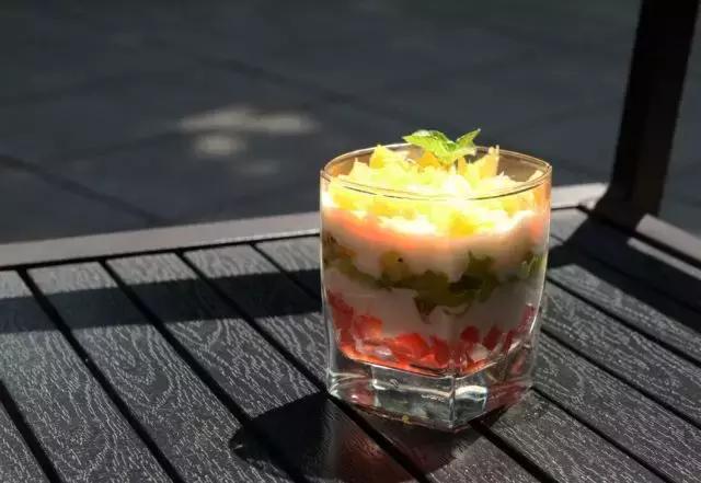 螺蛳粉掺进奶茶……这样的“混搭”冷饮你能接受吗