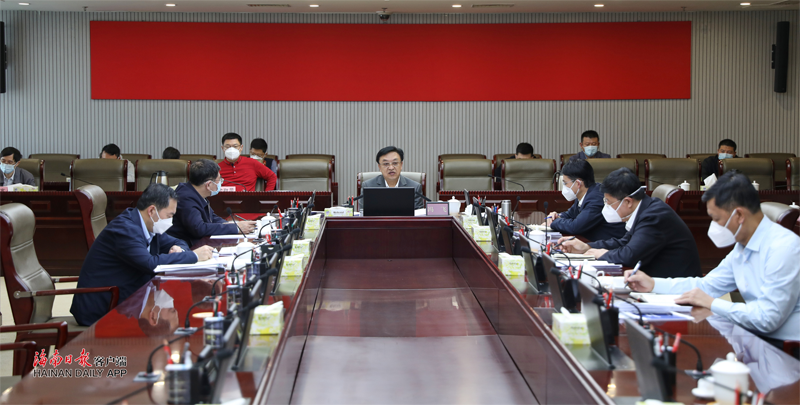 冯飞主持召开省政府党组(扩大)会议暨理论学习中心组学习会议 传达学习中央经济工作会议精神