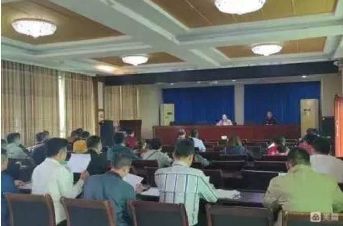 万宁市场监管局召开食品安全“两个责任”暨“守底线、查隐患、保安全”工作推进会
