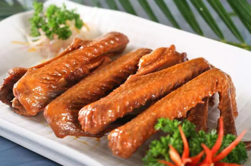 《休闲零食行业白皮书》发布 熟卤制品增长明显 零食走向品类细分化
