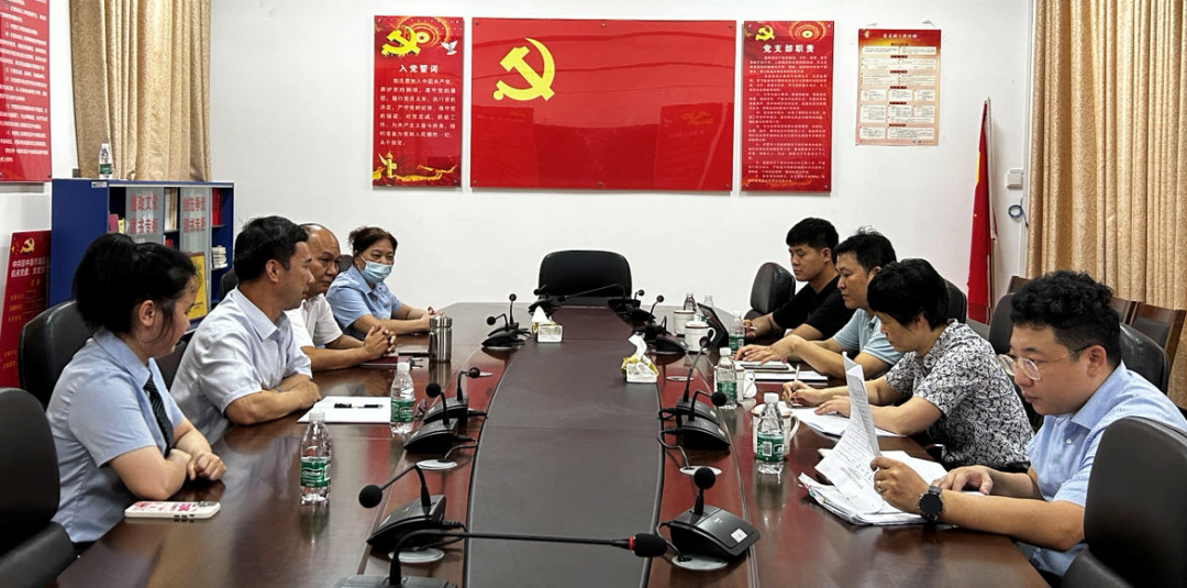 省市场监督管理局赴琼中县督导调研落实食品安全“两个责任”、市场主体登记注册等工作