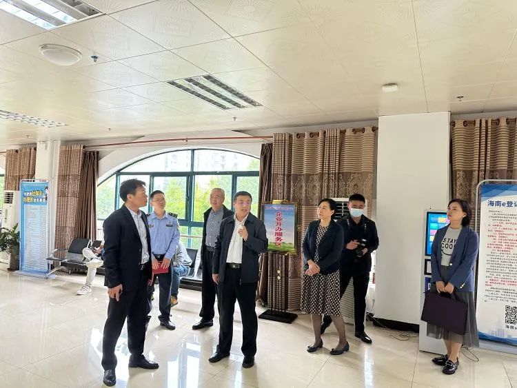铁刚调研儋州市场监管工作
