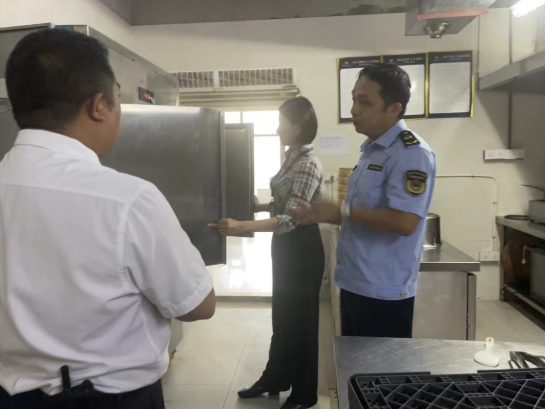 定安县市场监管局为中澳九人排球邀请赛食品安全保驾护航
