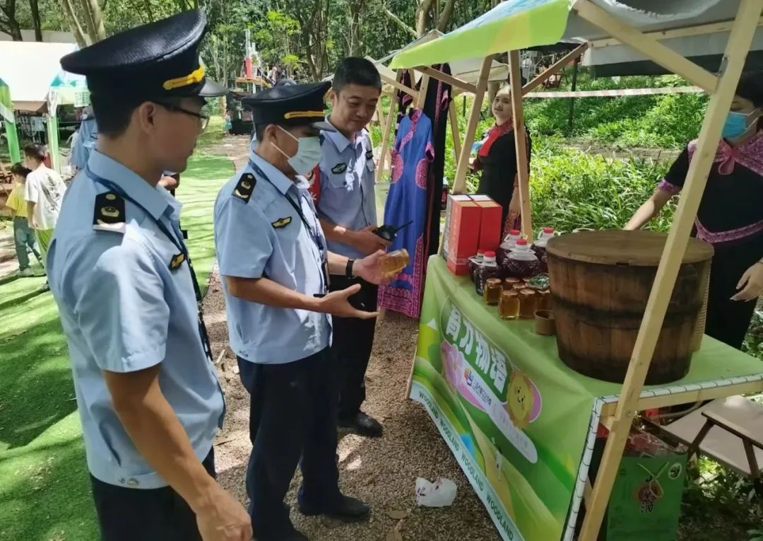 三亚市场监管育才分局 | 全力守护 “大山里的多巴胺”食品安全与放心消费