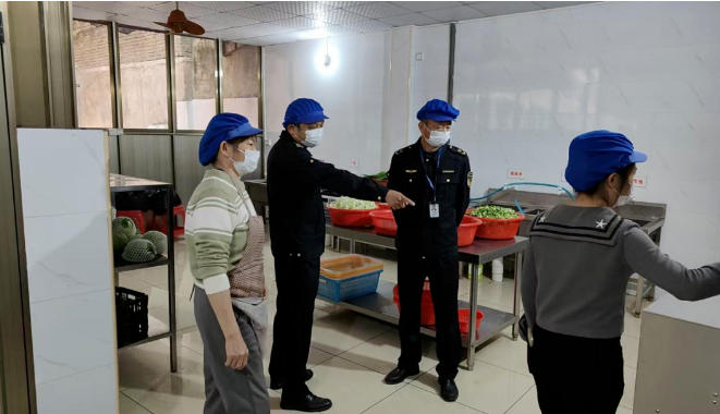 筑牢校园食品安全防线——定城市监所开展春季学校食堂专项检查行动