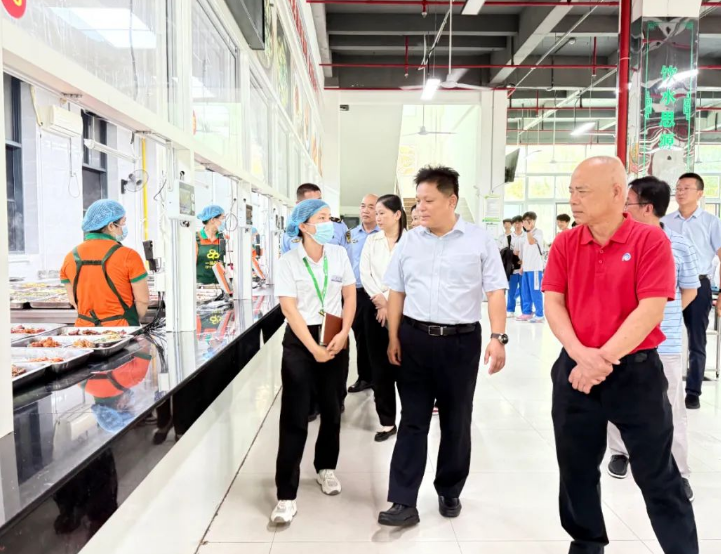 林鹏开展食品安全“两个责任”包保督导检查