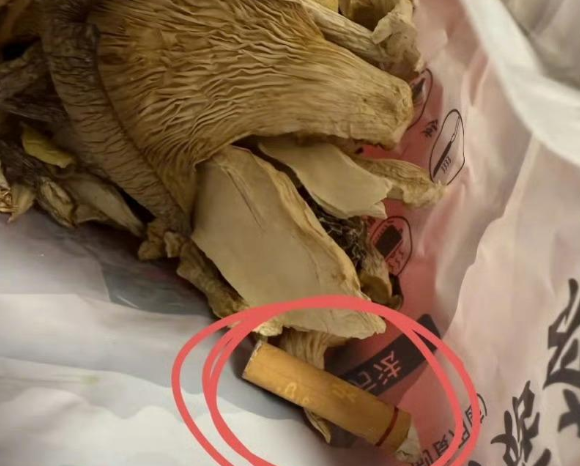 锅圈食汇一月内两起食品安全事件，毛肚现苍蝇、菌菇含烟头